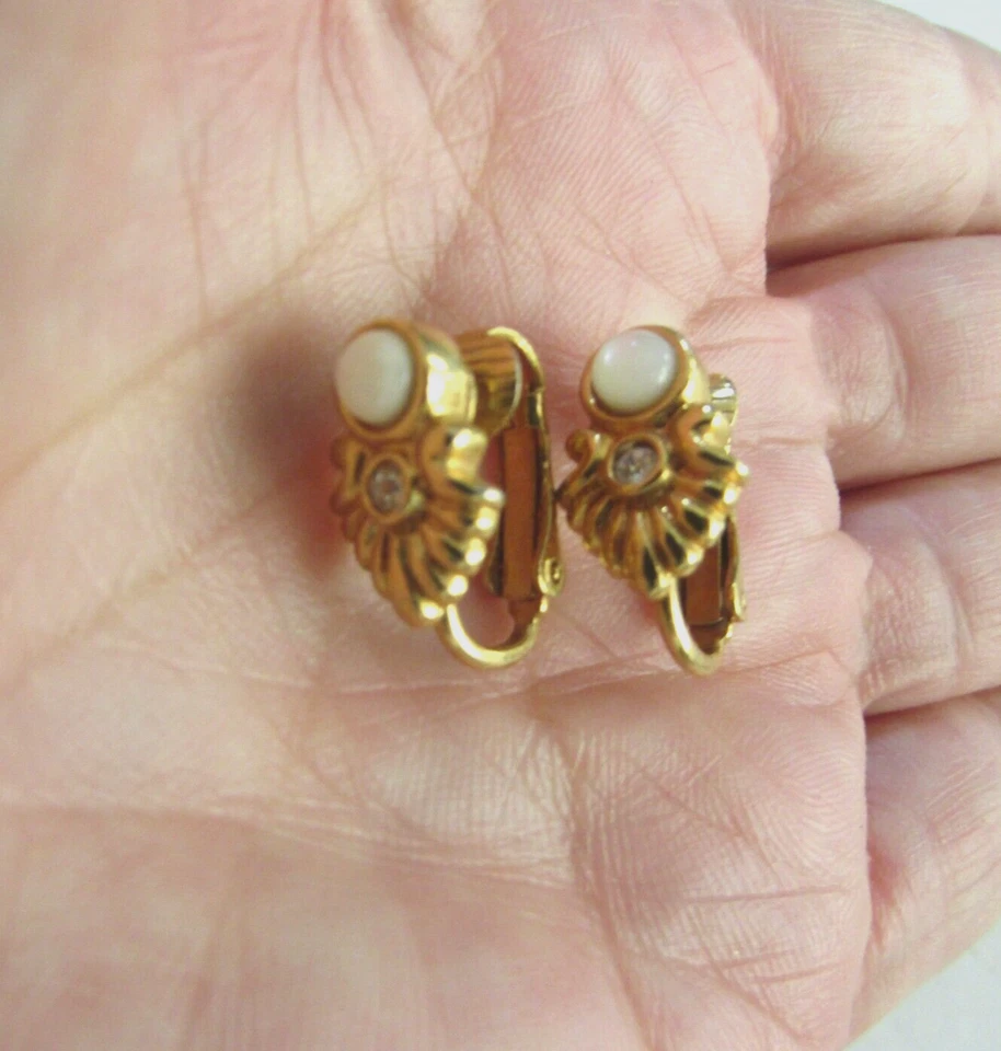 Vintage MOP Rhinestone Gold Tone Clip Earrings Dainty - Image 2 of 4