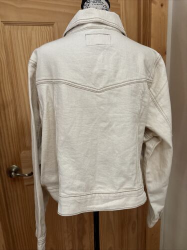 Torrid Jean Jacket Women's Sz 3 22-24 Natural Cream Crop Patch Pocket Denim Nwt - Picture 8 of 9