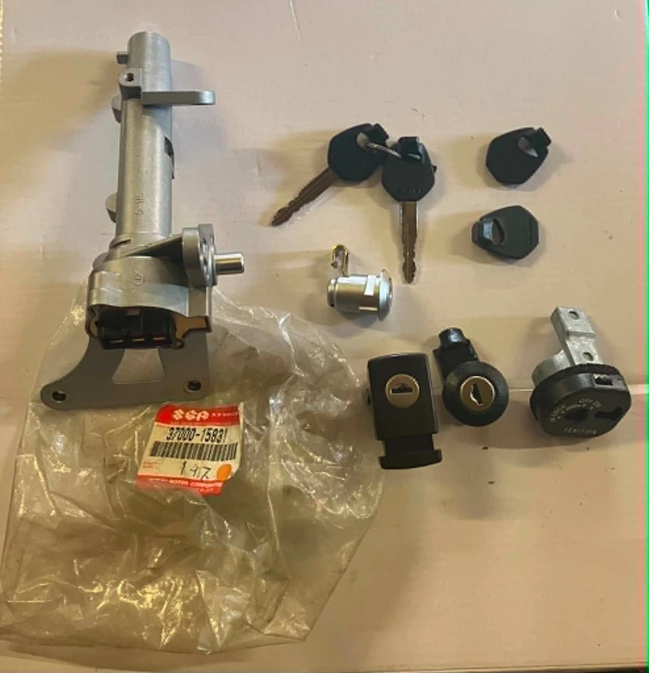 Kit Serrures Origine Neuf Suzuki AN Burgman 250 400 98-02 (Réf : 37000-15831) - Photo 1/1