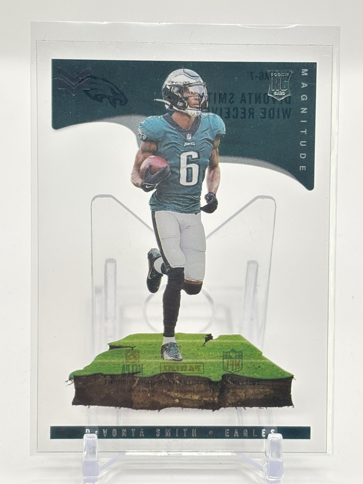2021 Panini Chronicles DeVonta Smith #MAG-7 Magnitude RC Eagles