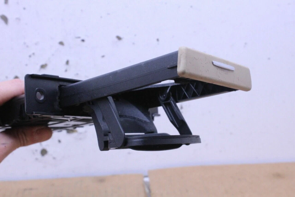 2006-2013 BMW 328i 330i 335i M3 Cup Holder Right OEM Used - Изображение 2 из 4