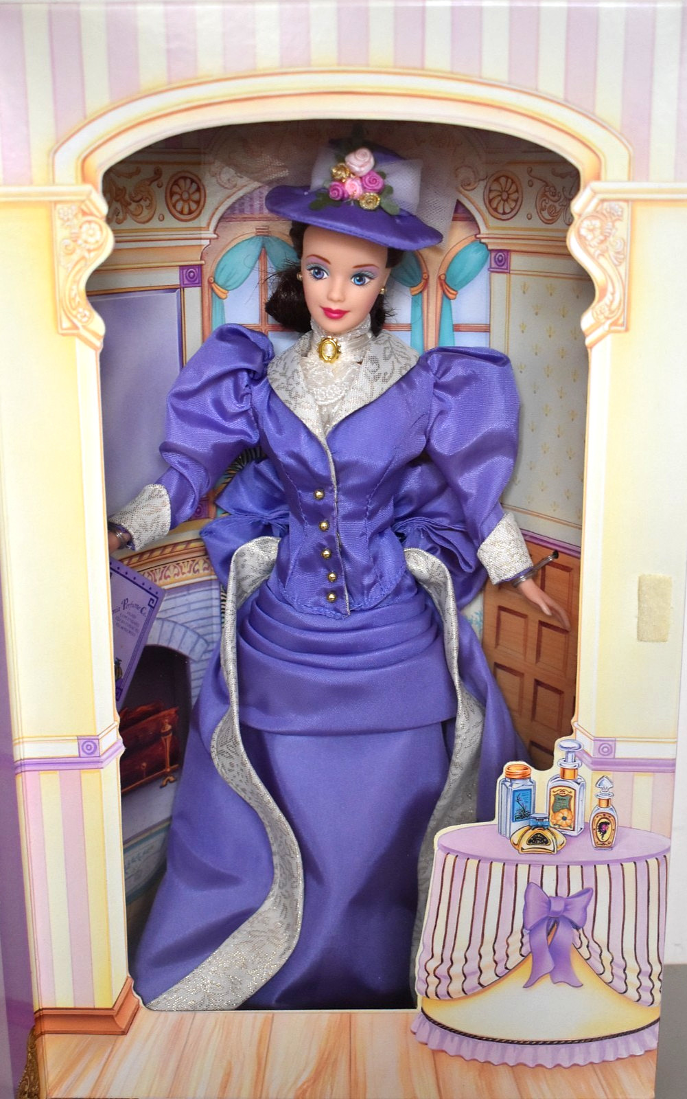 Mattel Barbie 1997 Avon Exclusive Barbie As Mrs. P.f.e. Albee - Image 5
