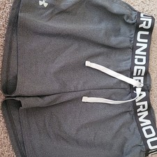 Under Armour HeatGear Girls YXL Gray Knit Athletic Shorts Drawstring Loose Fit