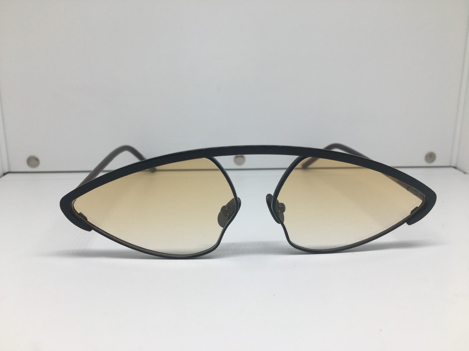 GAFAS DE SOL MOD AVANT GARDE DEVO PUNK FUTURISTAS ALIEN MODERNAS PAWAHA JAPÓN COMO NUEVAS