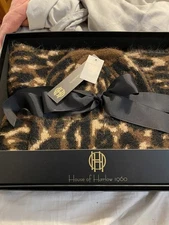 House Of Harlow 1960 Scarf/hat Set Xmas