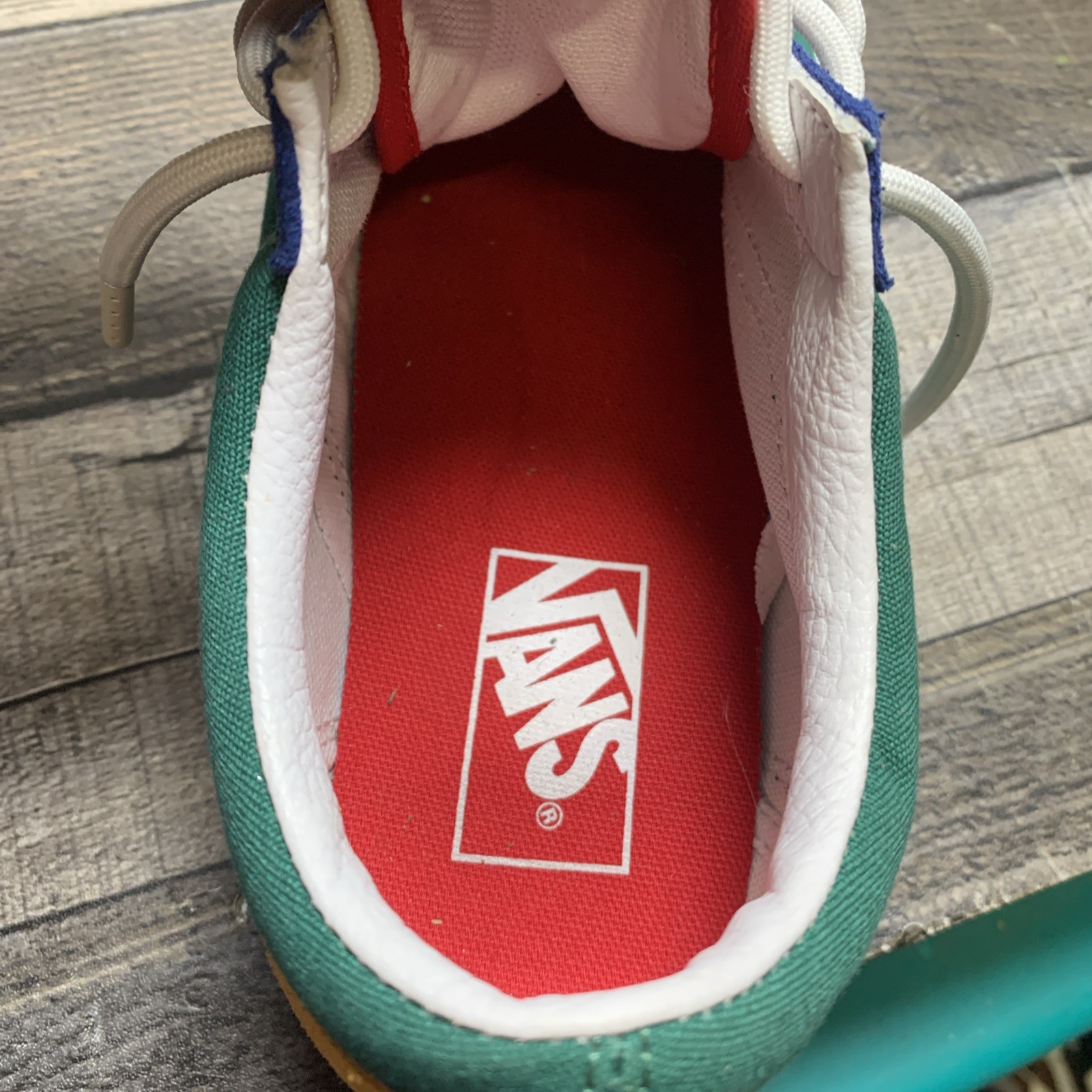 Size 7 men/ 8.5 wemon Vans Old Skool Yacht Club Shoes thumbnail 3