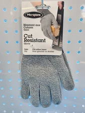🧤 Microplane Cut Resistant Glove – Kitchen Safety Food Prep Tool – Fits Either