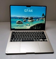 Apple MacBook Air 13 2024 M3 8GB RAM 256GB 11 Battery Cycles! - E311 (VATINC)