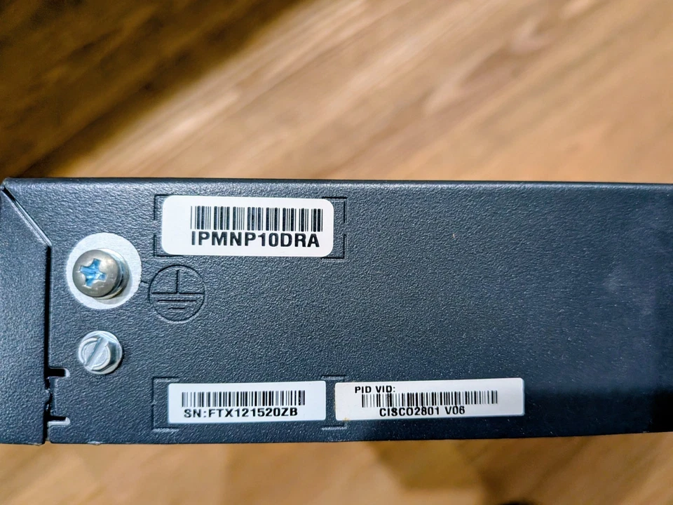 CISCO 2801 V06 INTEGRATED SERVICES ROUTER 4MB CF 4 slots, IP BASE network- - Image 4 of 4