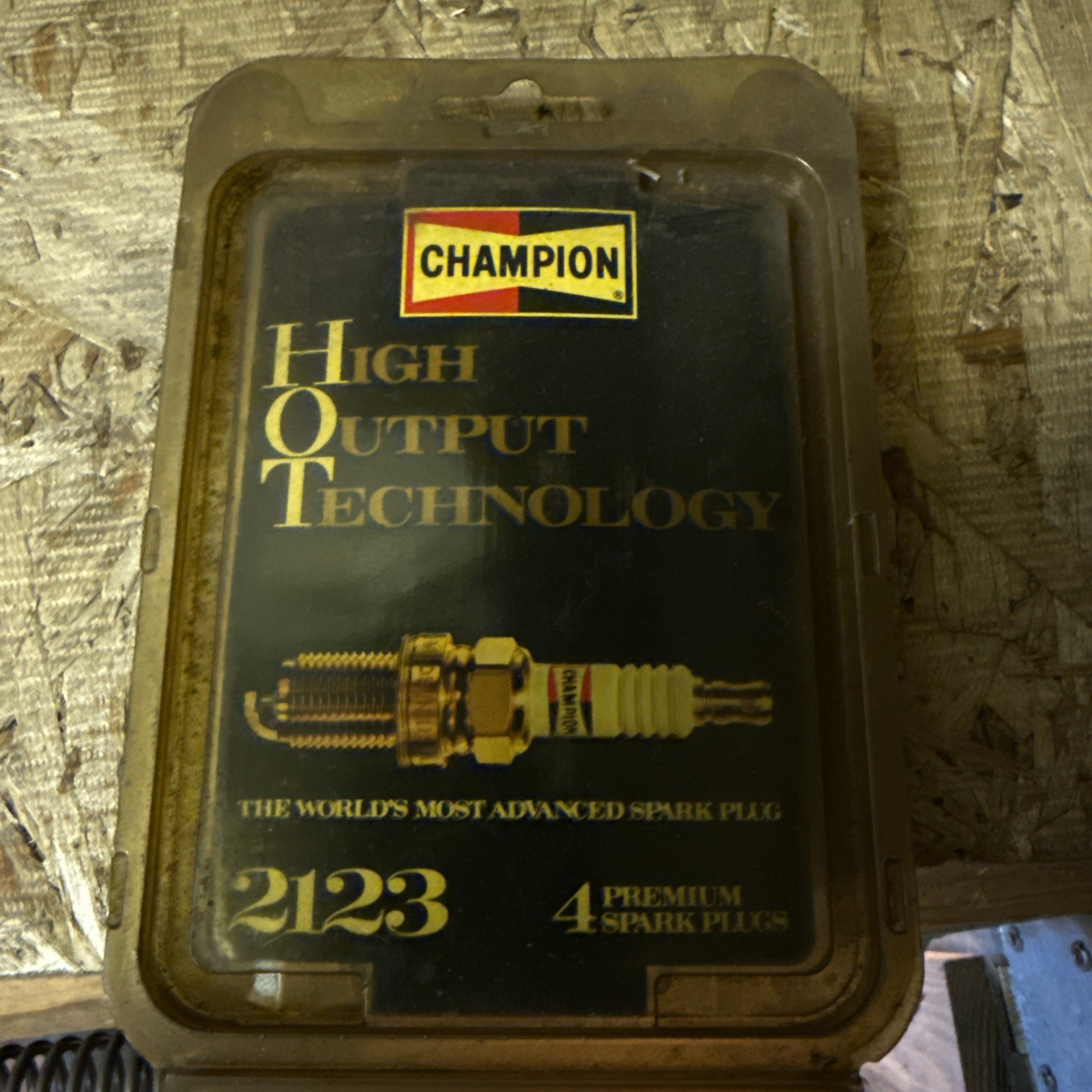 New in Box/Pack Lot of  4 CHAMPION High Output Technology Spark Plugs 2123 