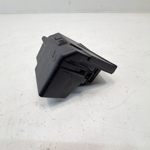 2016-2025 CHEVROLET MALIBU FUSE RELAY BATTERY JUNCTION BLOCK BOX OEM - Picture 2 of 17