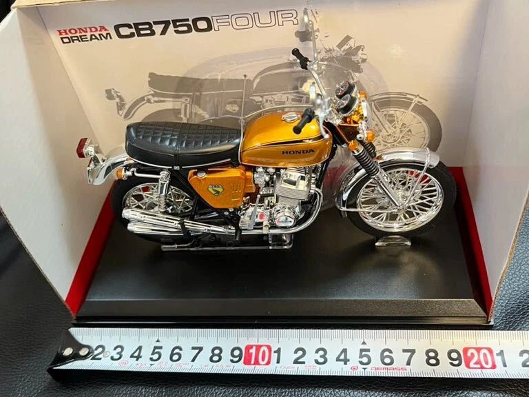 SP sale AOSHIMA 1:12 Motorcycle Diecast Model Honda DREAM CB750 FOUR Gold - Image 3 of 4