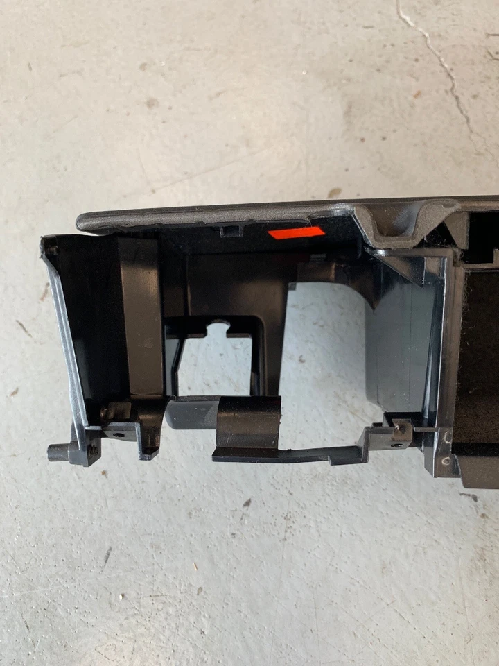 AUDI A8 QUATTRO 2004-2010 PUERTA INTERIOR DELANTERA IZQUIERDA MAPA BOLSILLO COMPARTIMENTO NEGRO Foto 3 de 4