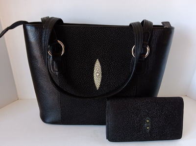 Black Polished Stingray Leather Purse & Trifold Clutch  display picture 2