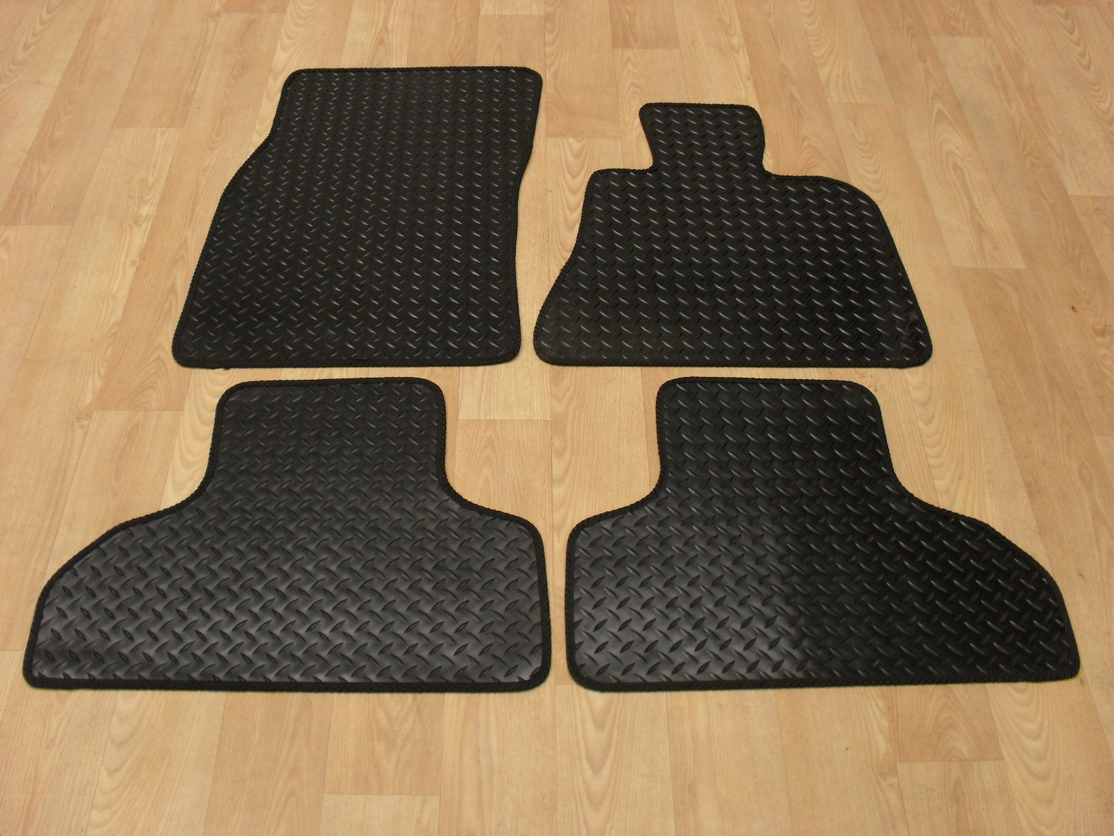 Car Mats for BMW X5 F15 2013-on Tailored Fit RUBBER Car Mat Set Black-Black Trim