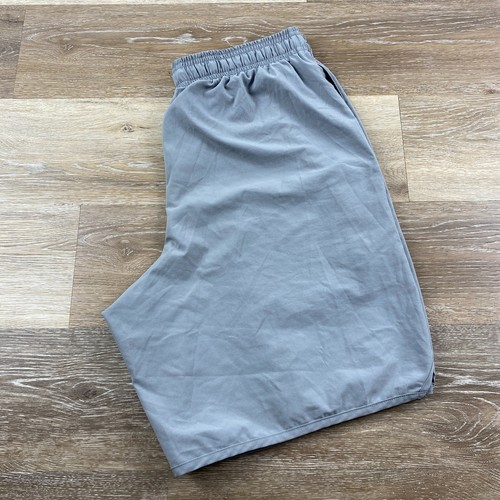 UNDER ARMOUR Stretch Waist Loose Grey Activewear Shorts Boy's Size Medium - Picture 2 of 8