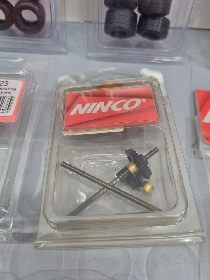 LOTTO RICAMBI NUOVI ORIGINALI SLOT CAR PISTA SCALA 1:32 NINCO - Immagine 4 di 4