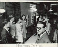 1967 Press Photo J.B. Johnson plays host to teenagers at Wards' Special Dinner.