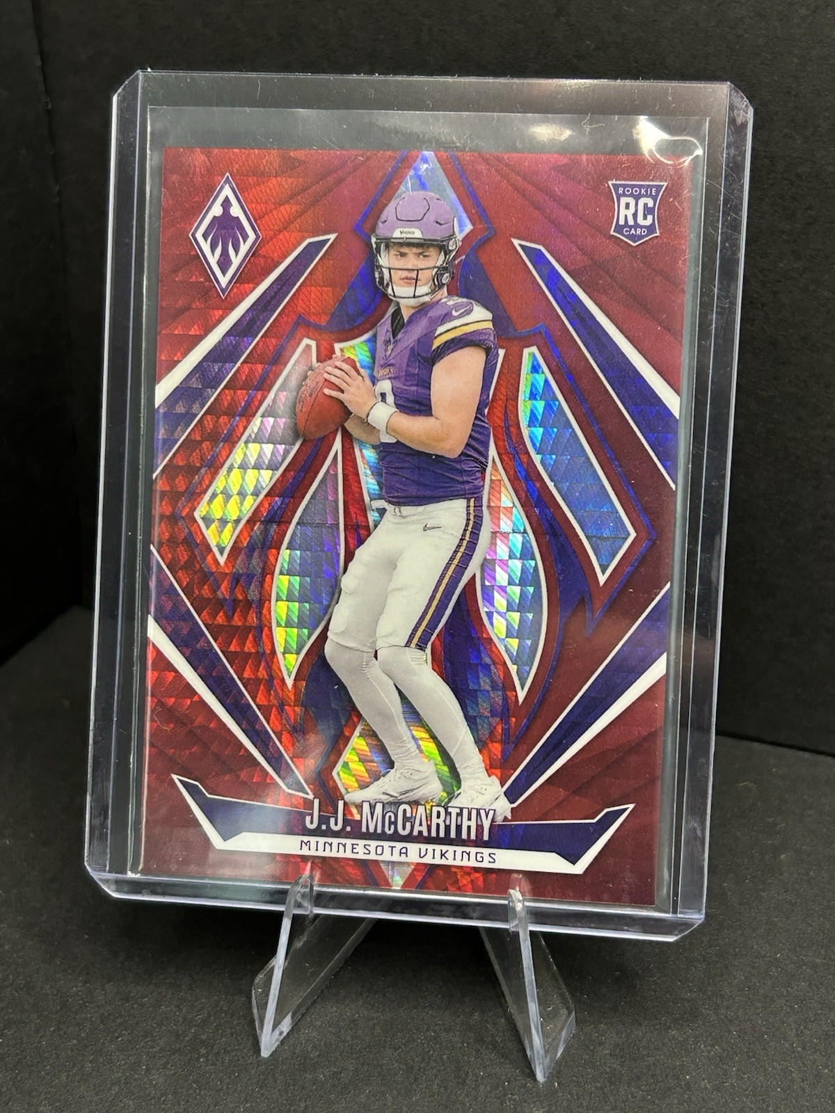 2024 Panini Phoenix J.J. McCarthy No. 185 Red Hyper /140 (RC) •Minnesota Vikings