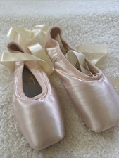 Leo  s Ballet Shoes Ballet Shoes Size 8