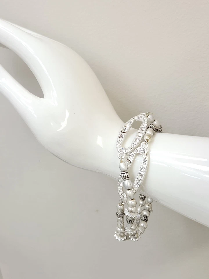 Brazalete Jessica Simpson Firmado Corazón Rhinesone Plata Cuentas Elástico 2X Capas Foto 2 de 4