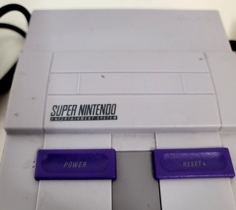 Nintendo Super NES Mini Classic Edition Cubierta de Control con Controladores y Cables LEER Foto 3 de 4