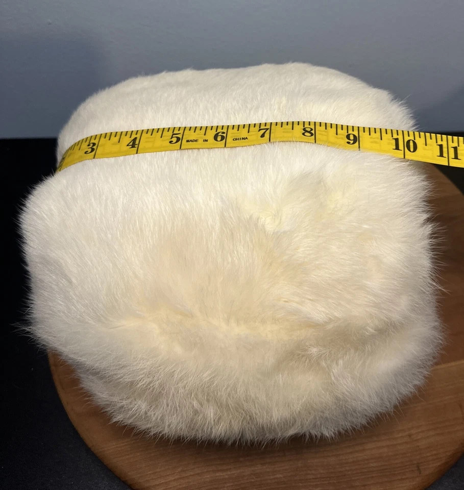 Marshall Fields Genuine White Fox Fur Silk Lining Muff Hand Warmer Original Box - Image 4 of 4