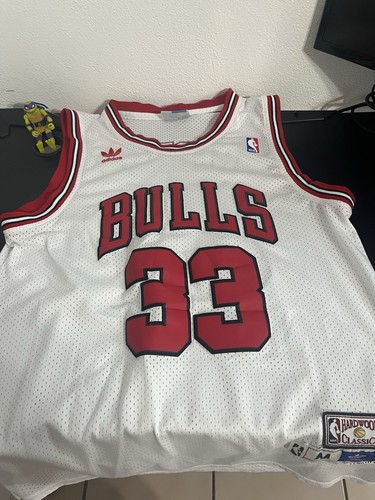 adidas Hardwood Classics Chicago Bulls Scottie Pippen #33 White Jersey M