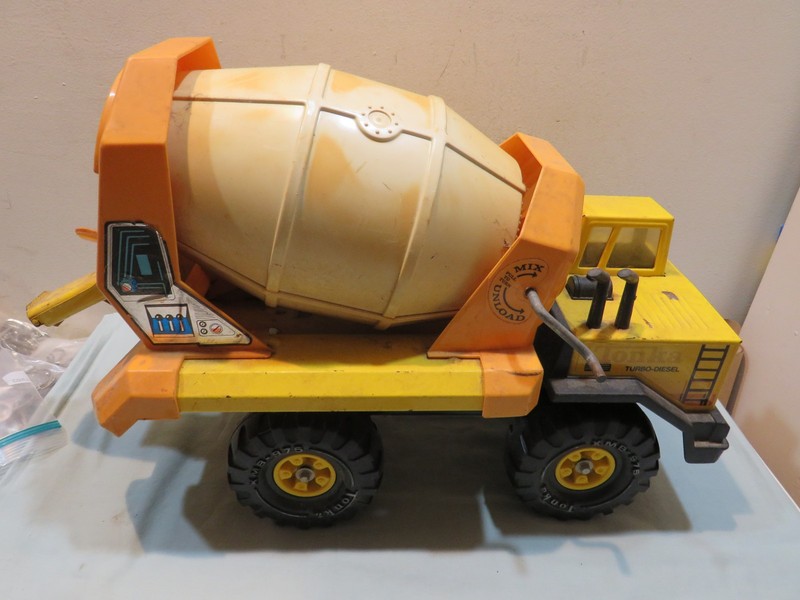 Vintage 1980s Tonka Turbo-Diesel Yellow Pressed Steel Cement Mixer Truck XMB-975