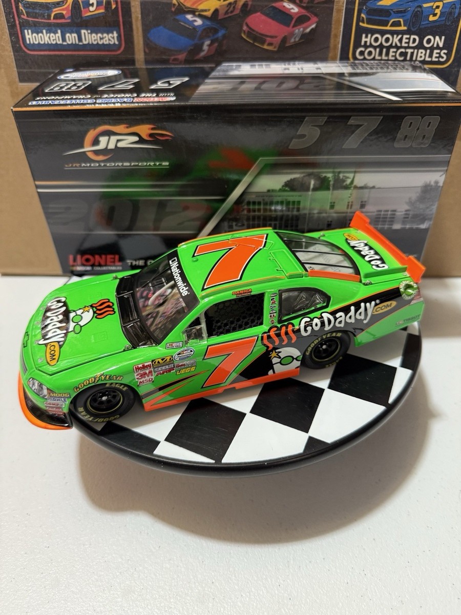 Danica Patrick 2017 NASCAR ミニカー action-racing-danica-patrick-