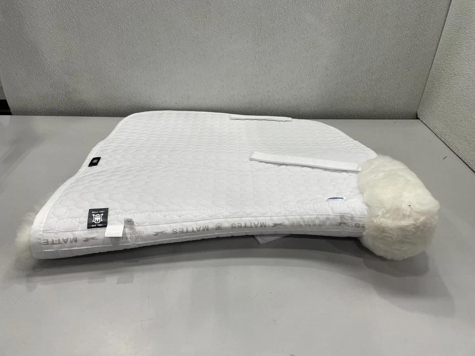 Almohadilla cuadrada mate con solapas desnudas y borde frontal grande, blanca Foto 4 de 4