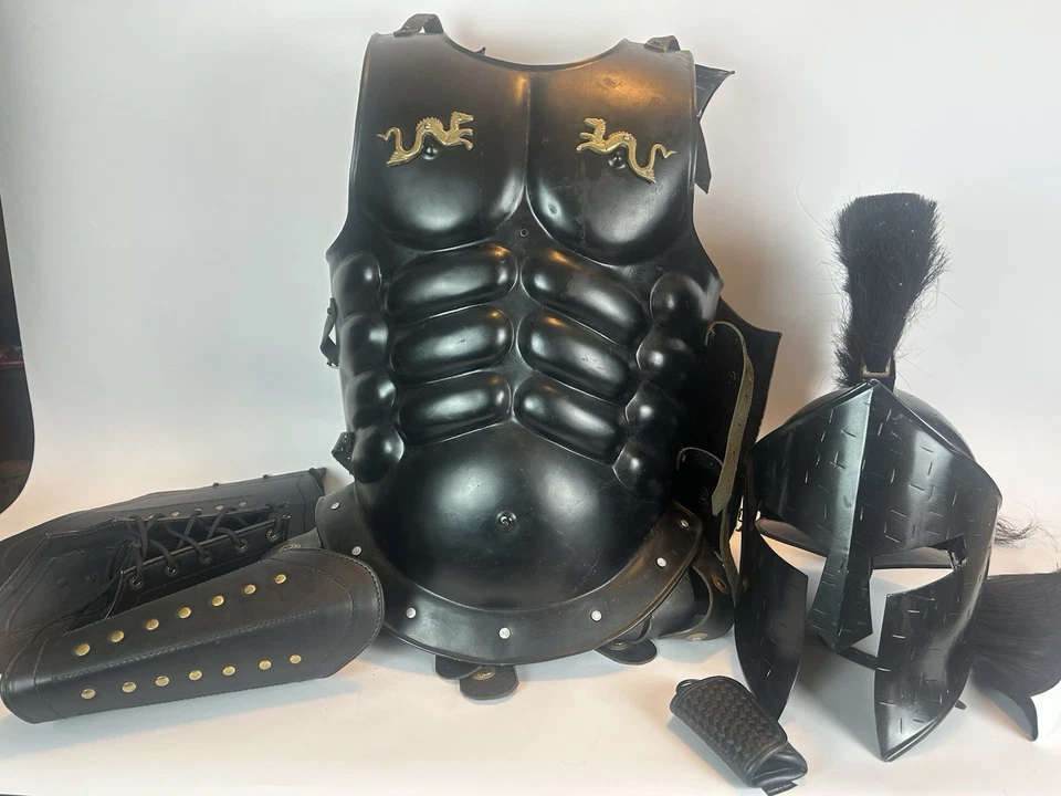Juego de armadura de caballero espartano medieval - coraza de metal, casco con escudo y brazaletes Foto 2 de 4