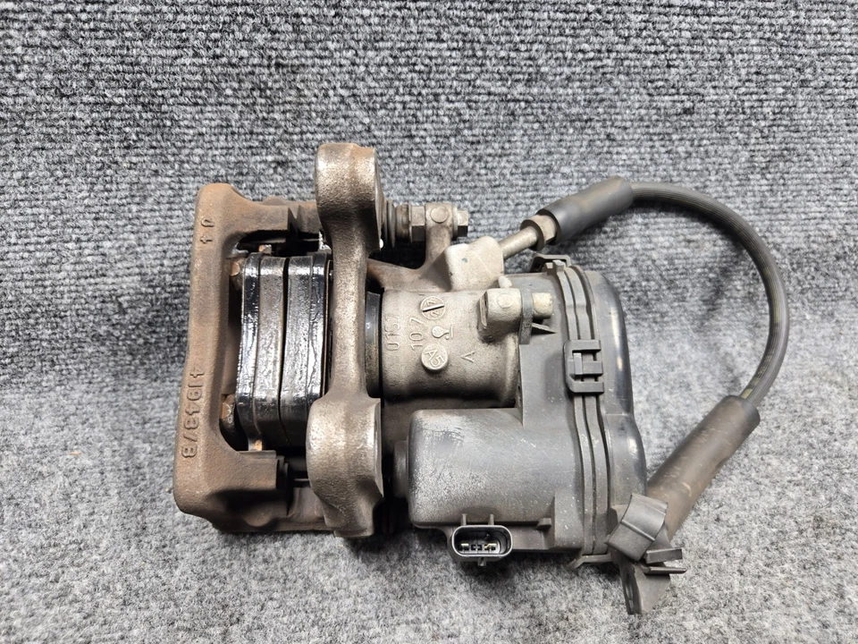 2014-2018 MERCEDES CLA250 REAR LEFT SIDE ABS BRAKE CALIPER OEM - Image 4 of 4