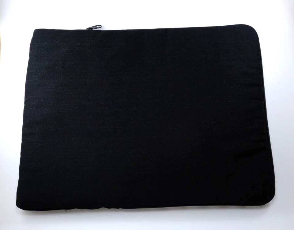 Bolso grande para portátil libanés hecho a mano con bordado en blanco y negro Foto 3 de 4