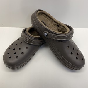 dual comfort crocs with fur