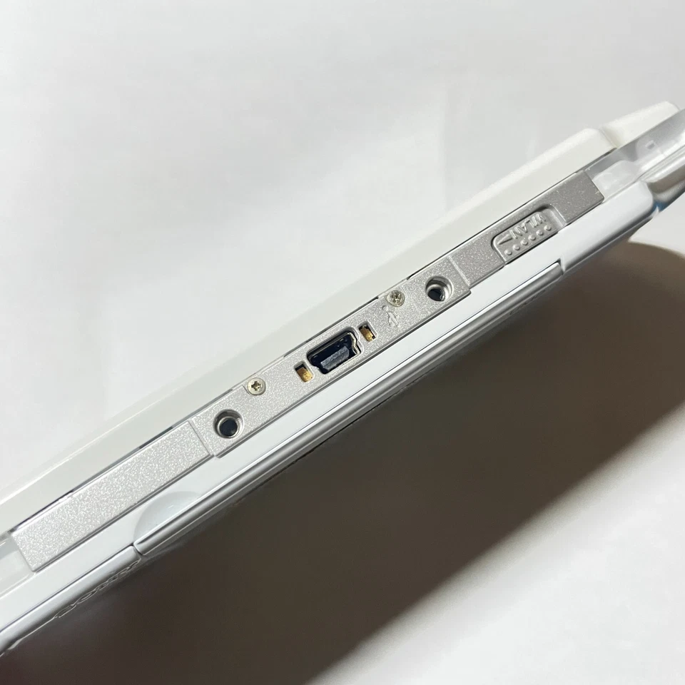 PSP-2001 Console Star Wars Darth White SONY tested w/Charger - Image 4 of 4