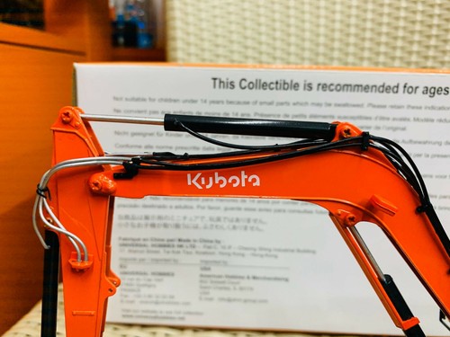 Kubota Bagger KX080-4 US Version Maßstab 1:24 Die-Cast Neu OVP - Bild 3 von 8