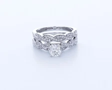 1.5 CT Natural Diamond F/VS1 Round 18K White Gold Twist-Band Side-Stone Ring Set