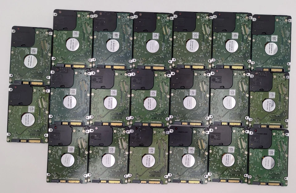 Lot of 20 Western Digital Blue 320GB 5400RPM SATA III 2.5" Hard Drive WD3200LPVX - Image 4 of 4