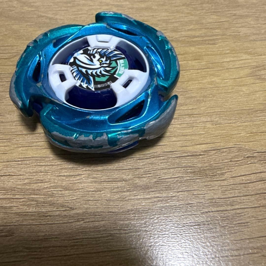 Takara Tomy Beyblade X UX-00 Aero Pegasus 3-70A Double Metal Coat