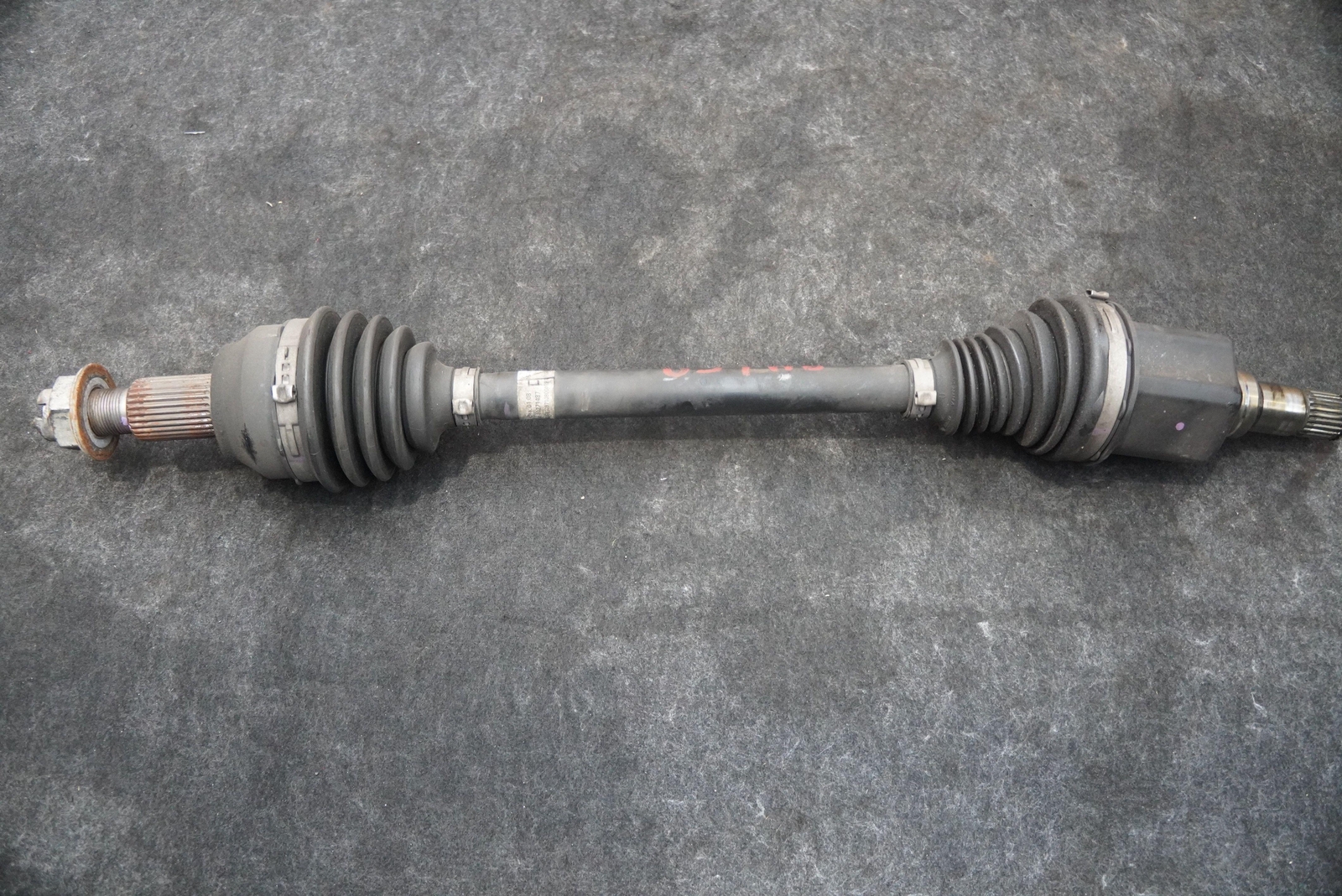 Front Right CV Axle Shaft 670003581 670035142 OEM Maserati Quattroporte M156