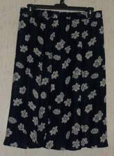 NEW WOMENS SAG HARBOR REVERSIBLE BLACK W/ FLORAL PULL ON SKIRT SIZE L