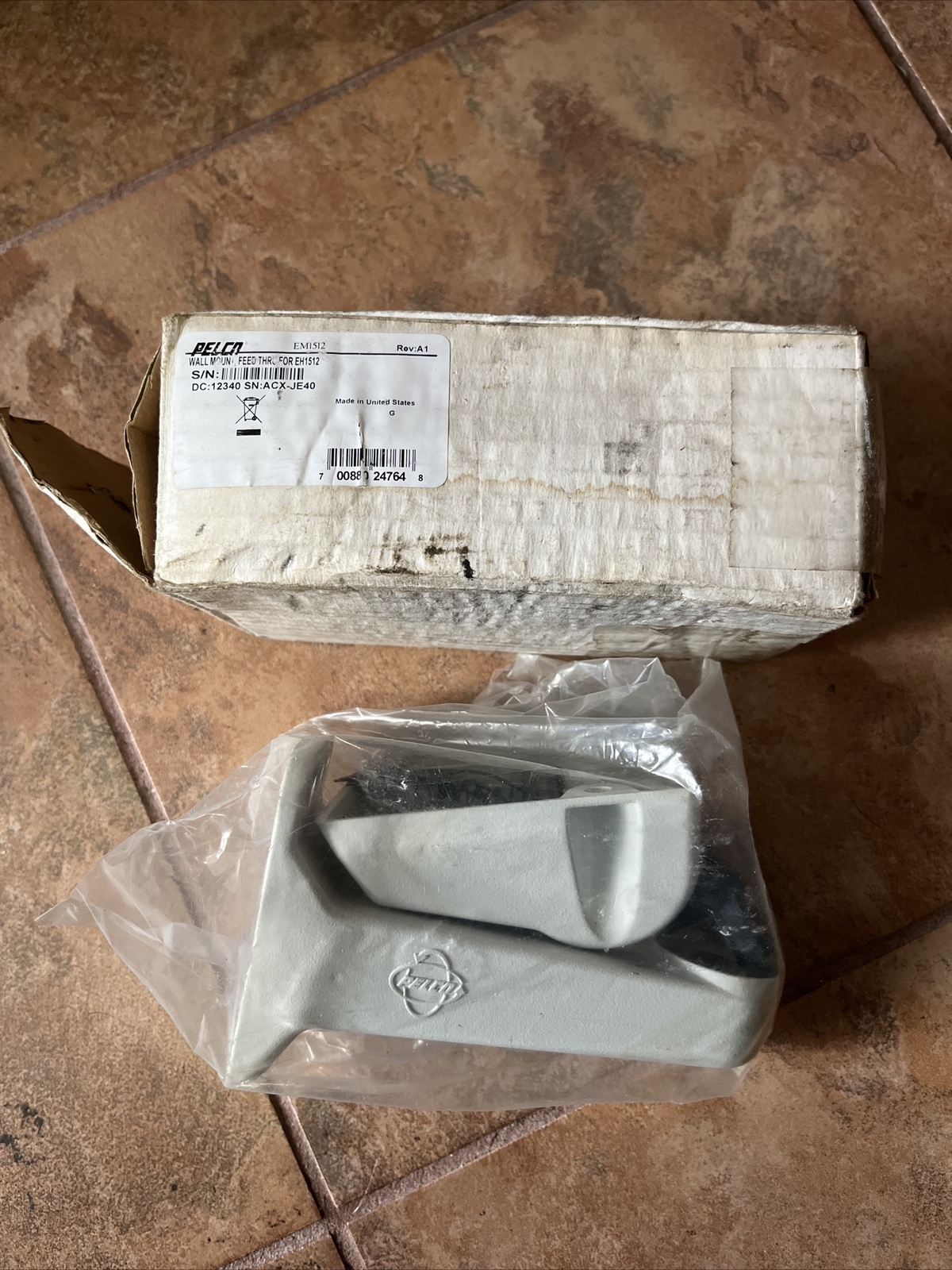 Pelco - SCHNEIDER ELECTRIC EM1512 / EM1512 (NEW IN BOX) LB