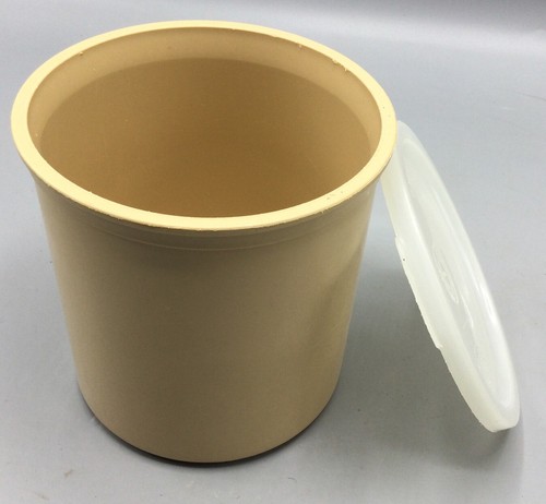 12 Continental Carlisle Classic 1.2 Qt. Beige Crocks W/Lids
