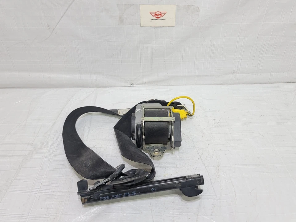 2006-2007 Volkswagen Passat Seat Belt Front Right Passenger Side 3C1-857-706-G - Image 3 of 4