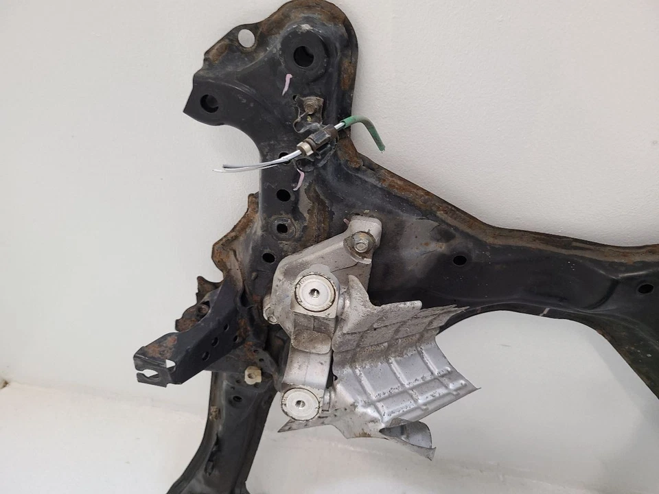 2010 - 2011 HONDA CR-V Crossmember/K-Frame Front - Image 4 of 4