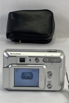 Fujifilm FinePix A Series A400 4.1MP Digital Camera Silver - Works!