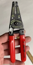 NOS - TECHNI-TOOL Made In USA Wire Stripper Pliers 10-18 AWG - Red Handle 6.25”