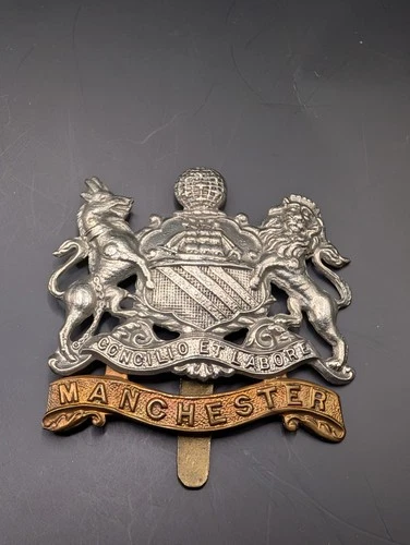 WW1, The Manchester Regiment Genuine British Army Military Cap Badge Vintage