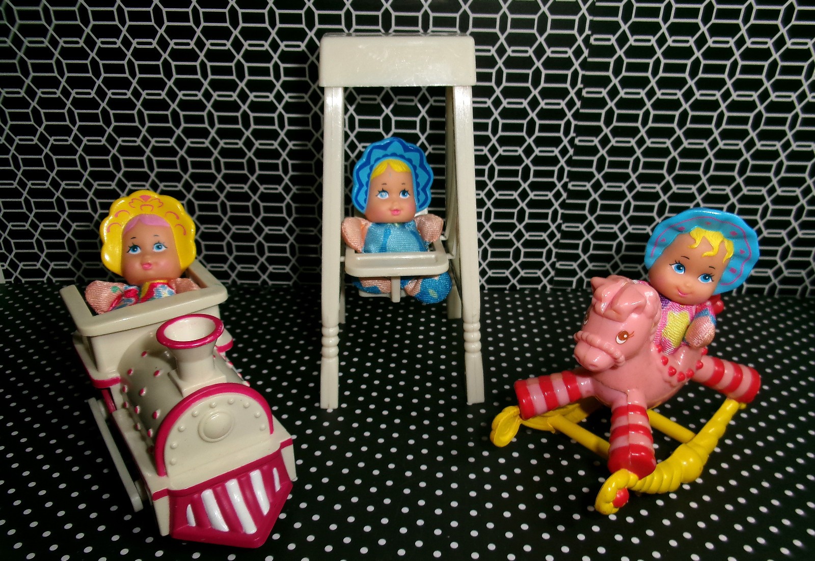 Huge Lot (25) 1989 Lewis Galoob So Small Babies Dolls (12) and Accessories (13)